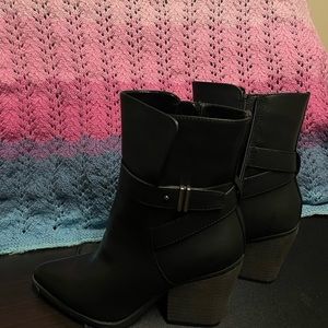 Soul Naturalizer - size 7 - wide